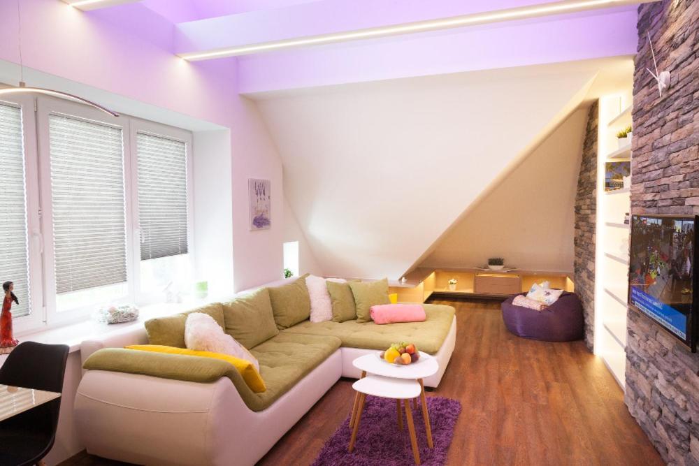 Apartment 3kk - 115m2 V Klidne Lokalite - 4 Prague